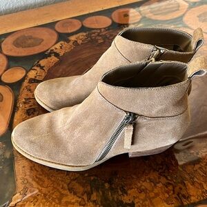 Nine West tan booties